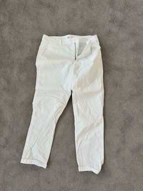 GAP Men’s White Casual Chino Pants